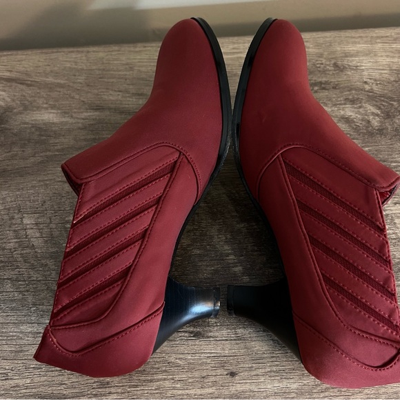 AJ Valenci Reddish Ankle Booties Shoes 2” Heels Women’s Size 7 W - Picture 8 of 11